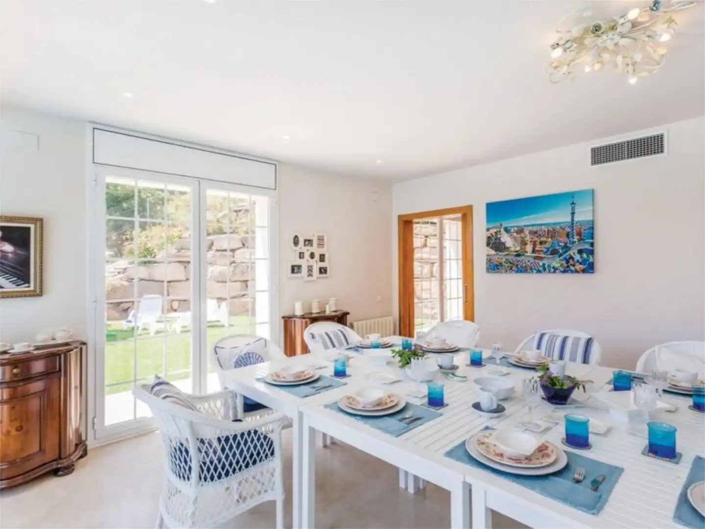 Piso en venta en Camí de la Montanya, 27, Cabrils Comedor de Piso en venta en Cabrils con Aire acondicionado, Terraza y Piscina