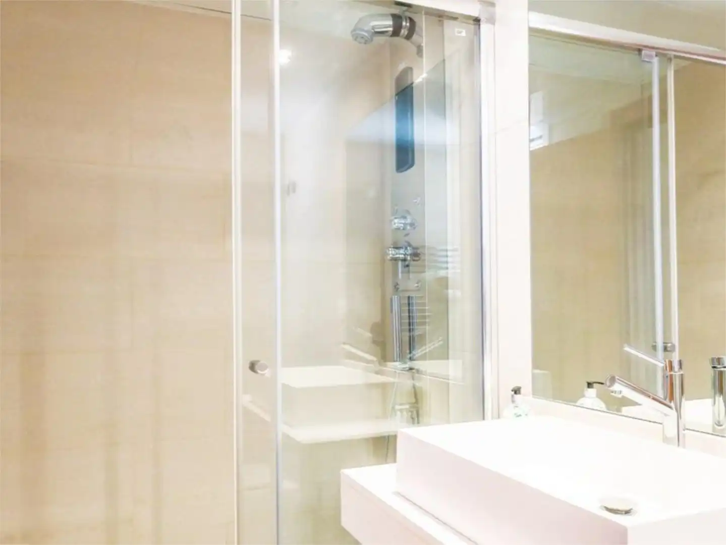 Piso en venta en Camí de la Montanya, 27, Cabrils Baño de Piso en venta en Cabrils con Aire acondicionado, Terraza y Piscina