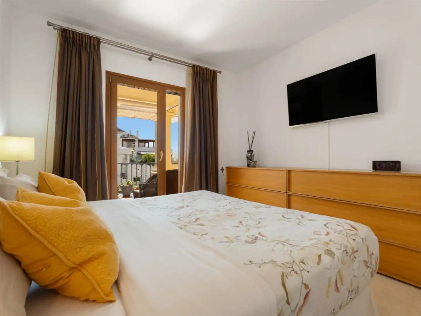 Piso en venta en Avenida Piedramar, 2, Nagüeles Alto Habitación de Piso en venta en Marbella con Aire acondicionado, Terraza y Piscina