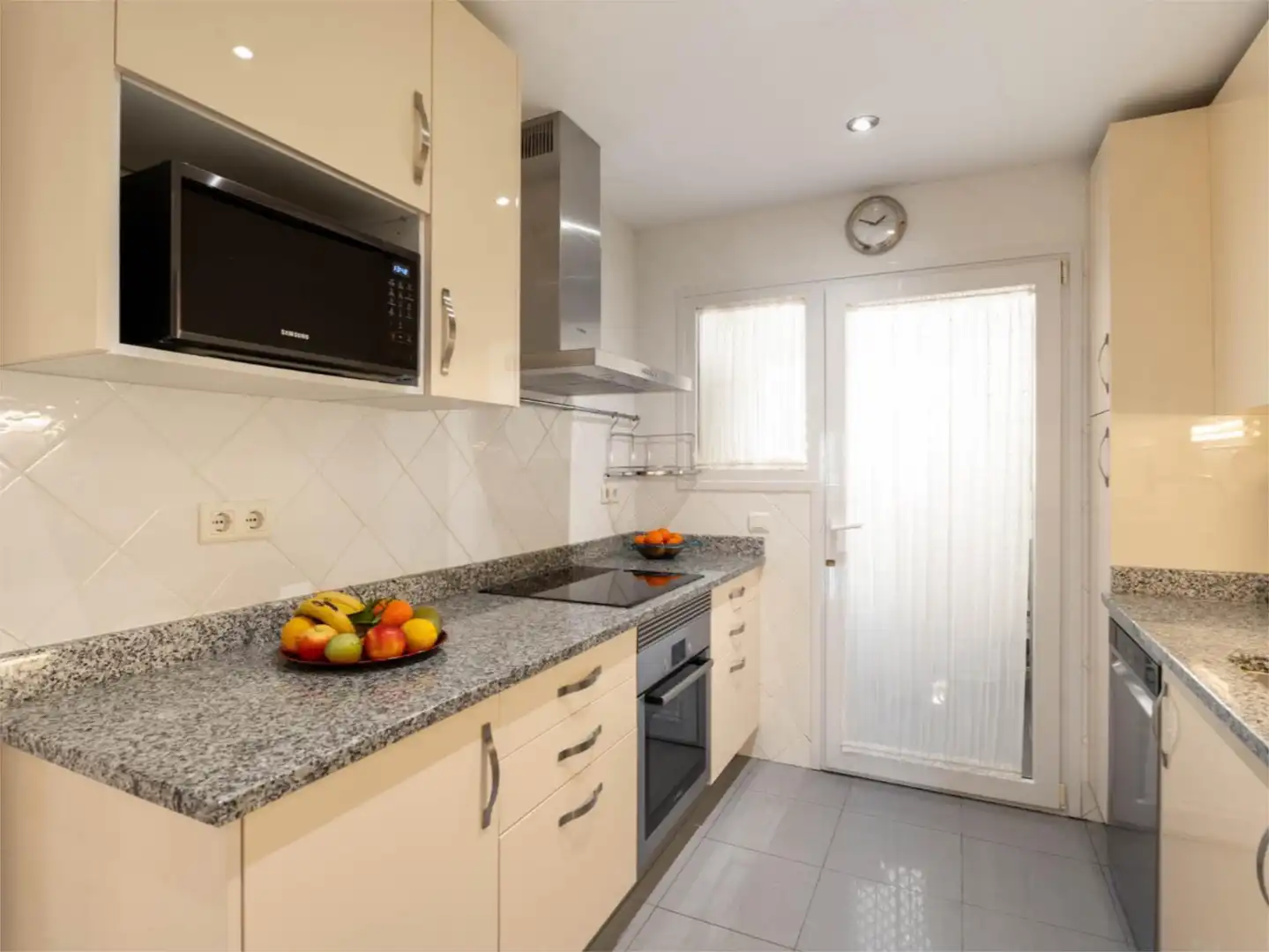 Piso en venta en Avenida Piedramar, 2, Nagüeles Alto Cocina de Piso en venta en Marbella con Aire acondicionado, Terraza y Piscina