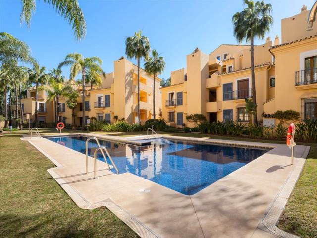 Piso en Venta en Avenida Piedramar, 2 en Nagüeles Alto