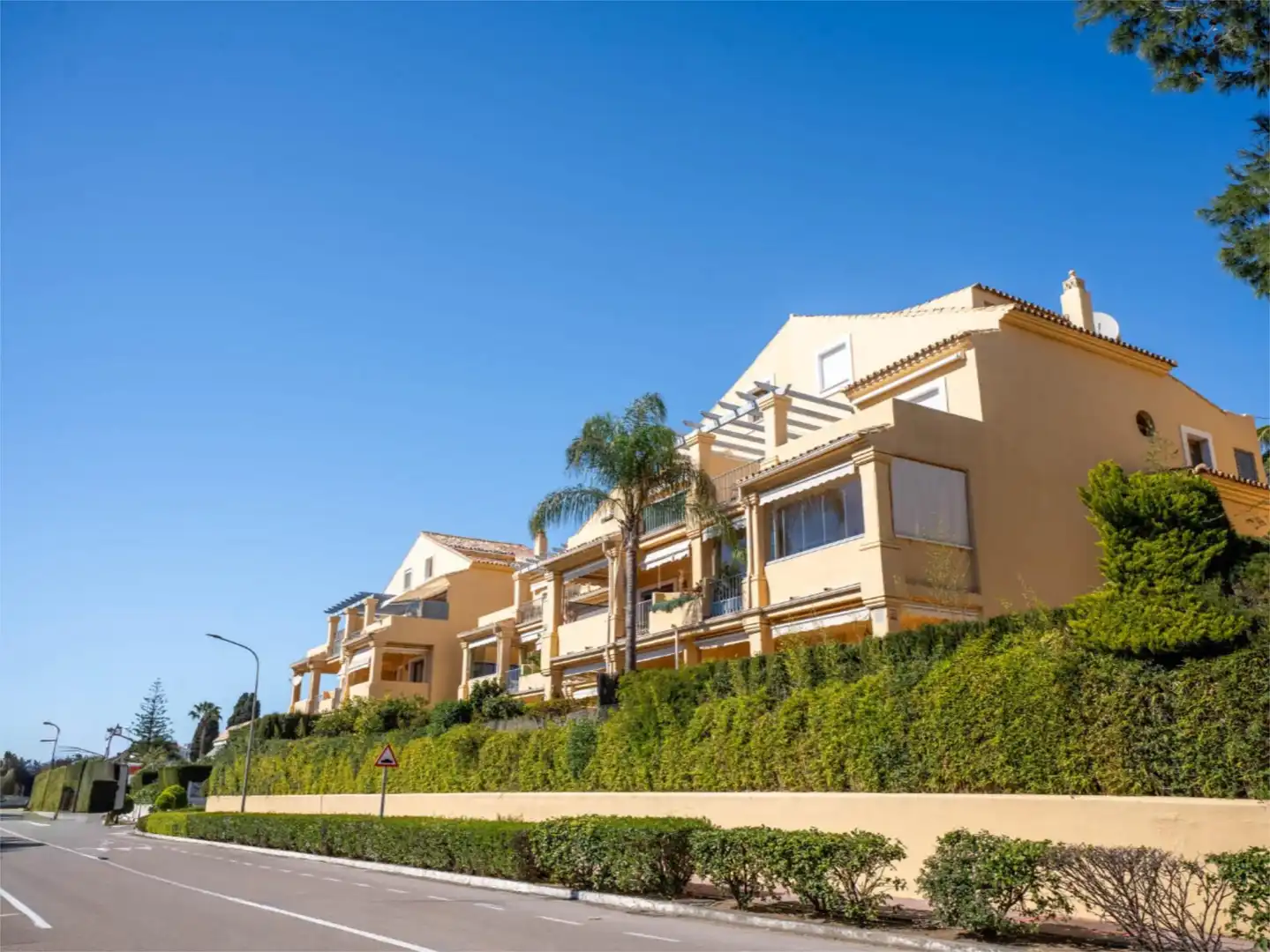 Piso en venta en Avenida Piedramar, 2, Nagüeles Alto Vista exterior de Piso en venta en Marbella con Aire acondicionado, Terraza y Piscina