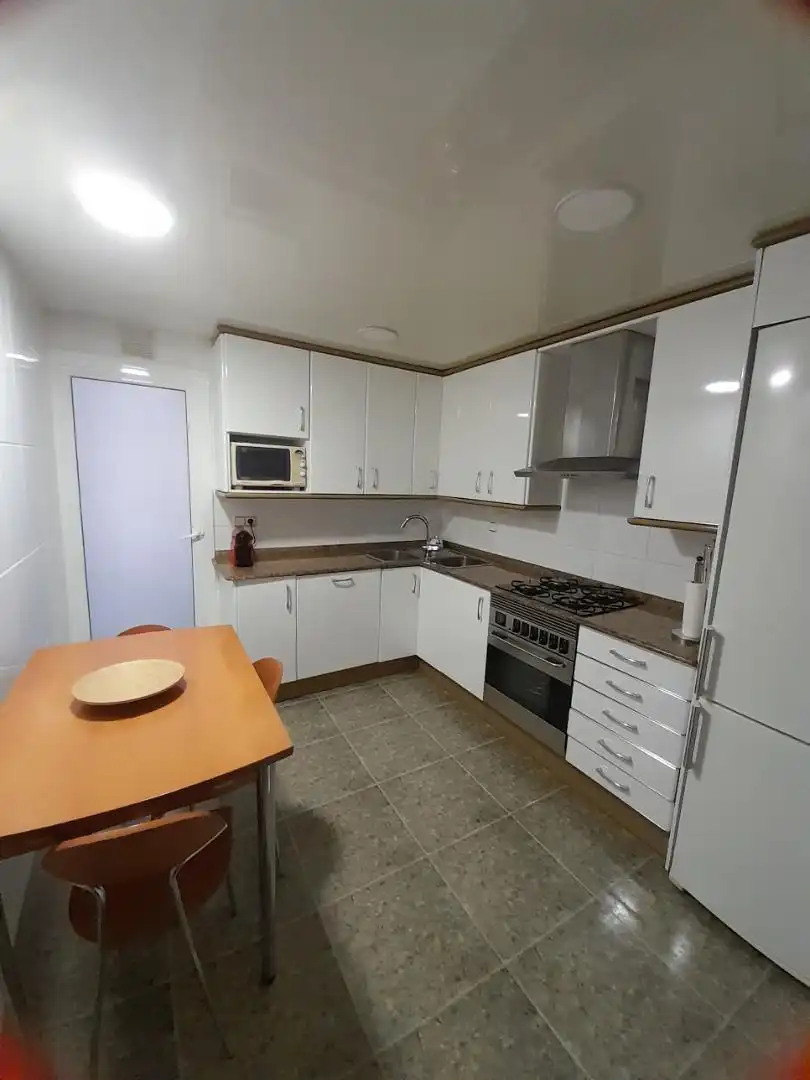 Cocina de Piso en venta en Cornellà de Llobregat con Calefacción y Amueblado