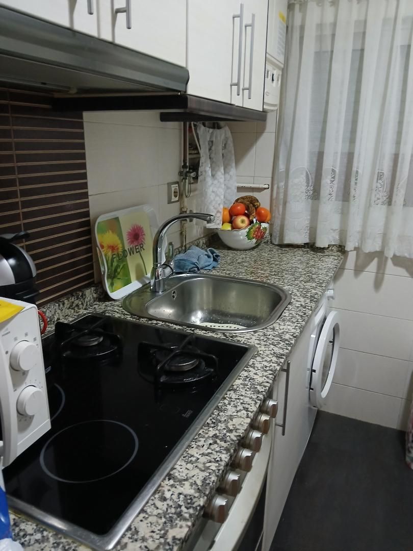 Kitchen of Flat for sale in  Zaragoza Capital  with Heating, Storage room and Furnished