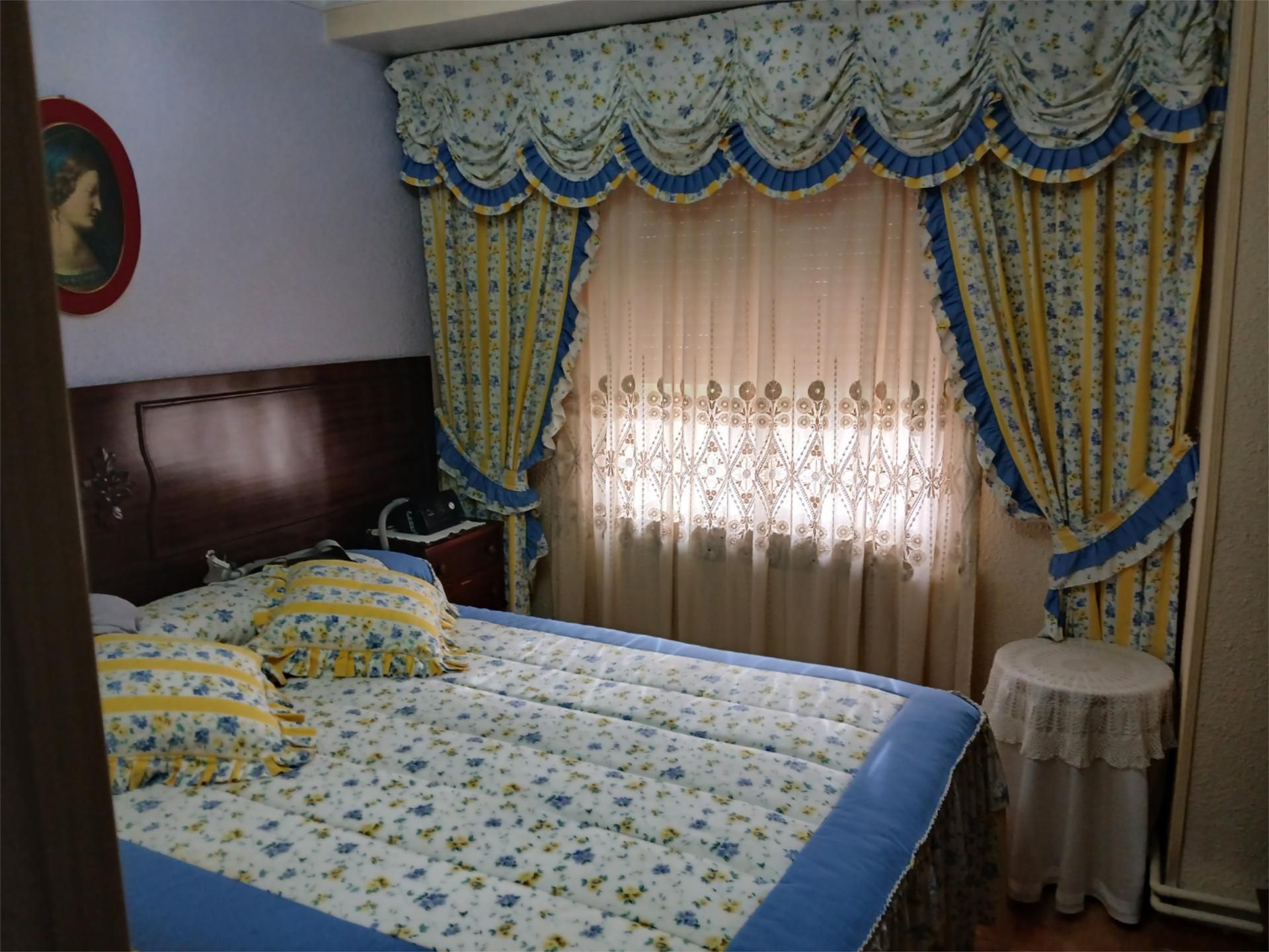 Dormitori de Pis en venda en  Zaragoza Capital amb Calefacció, Traster i Moblat