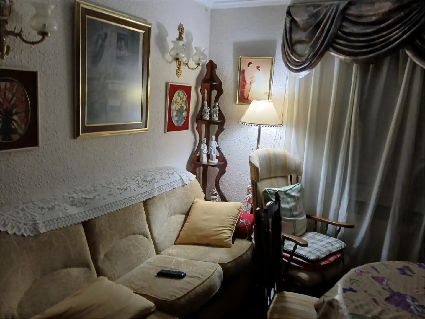 Living room of Flat for sale in Zaragoza  with Heating, Storage room and Furnished