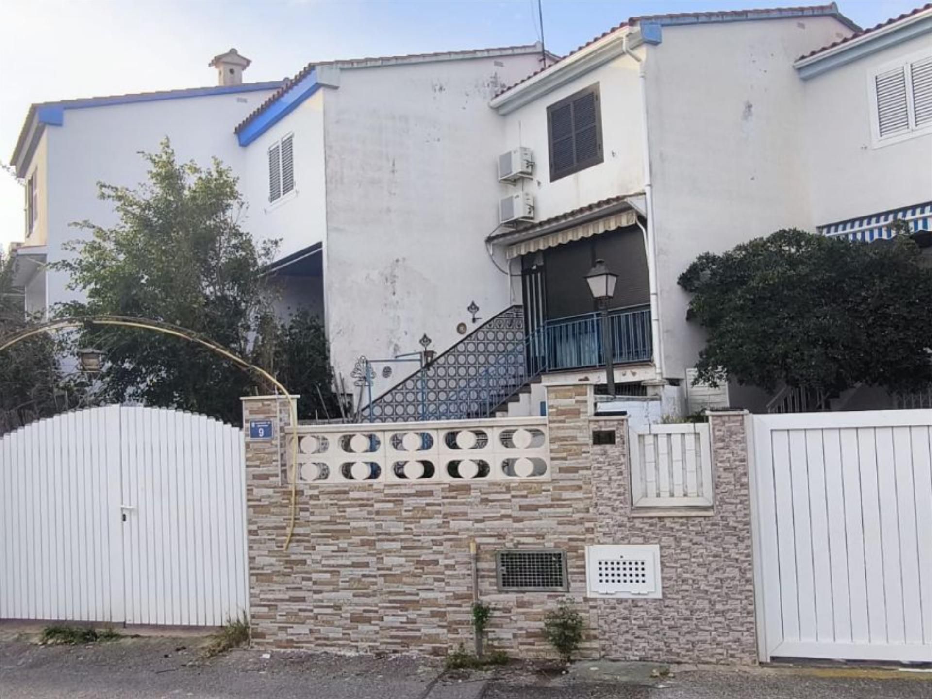 Außenansicht von Einfamilien-Reihenhaus zum Verkauf in Benicasim / Benicàssim mit Klimaanlage