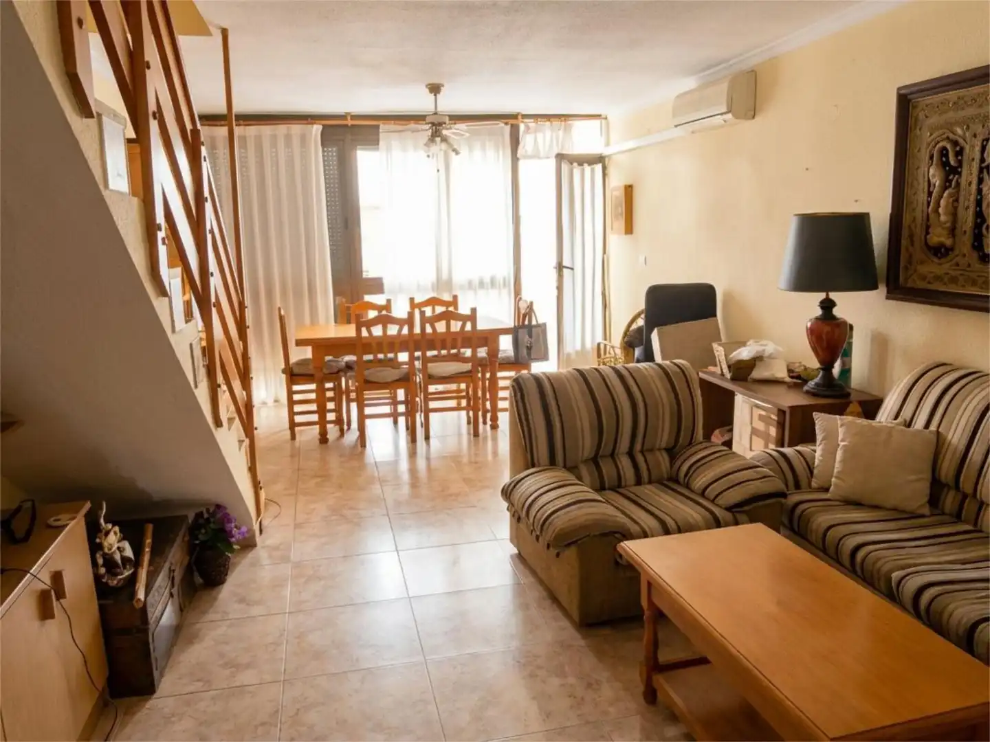 Einfamilien-Reihenhaus zum Verkauf in Carrer José Bellido Mor, 9, Benicasim Golf Wohnzimmer von Einfamilien-Reihenhaus zum Verkauf in Benicasim / Benicàssim mit Klimaanlage