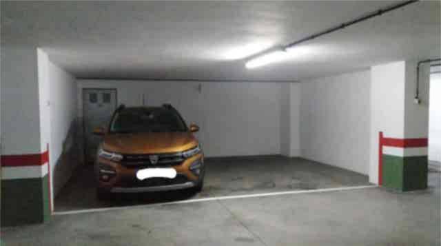 Garaje en Alquiler en Paradai