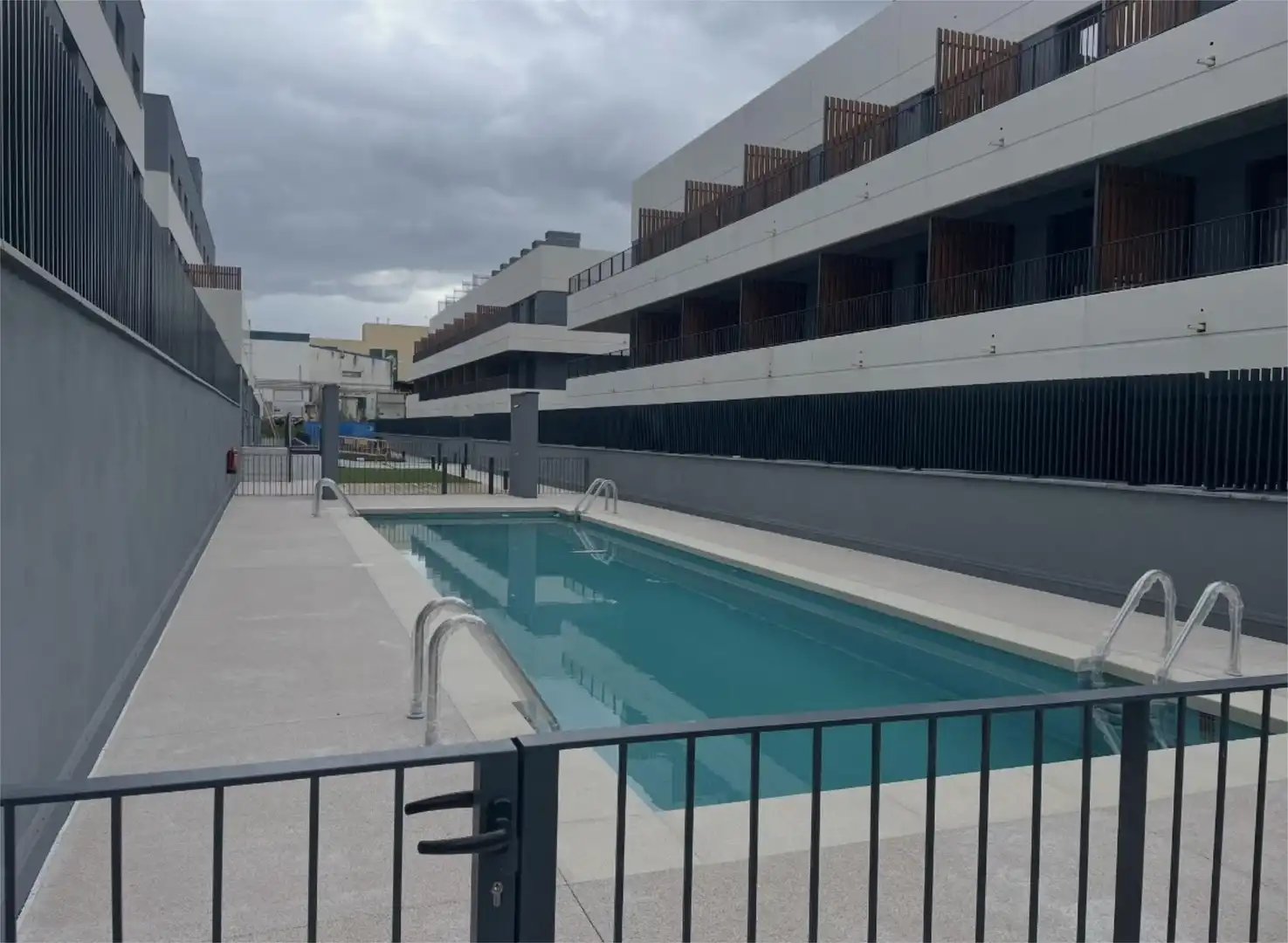 Piso en venta en Calle de Fuerteventura, 5, Polígono Industrial Norte Piscina de Piso en venta en San Sebastián de los Reyes con Aire acondicionado, Piscina y Balcón