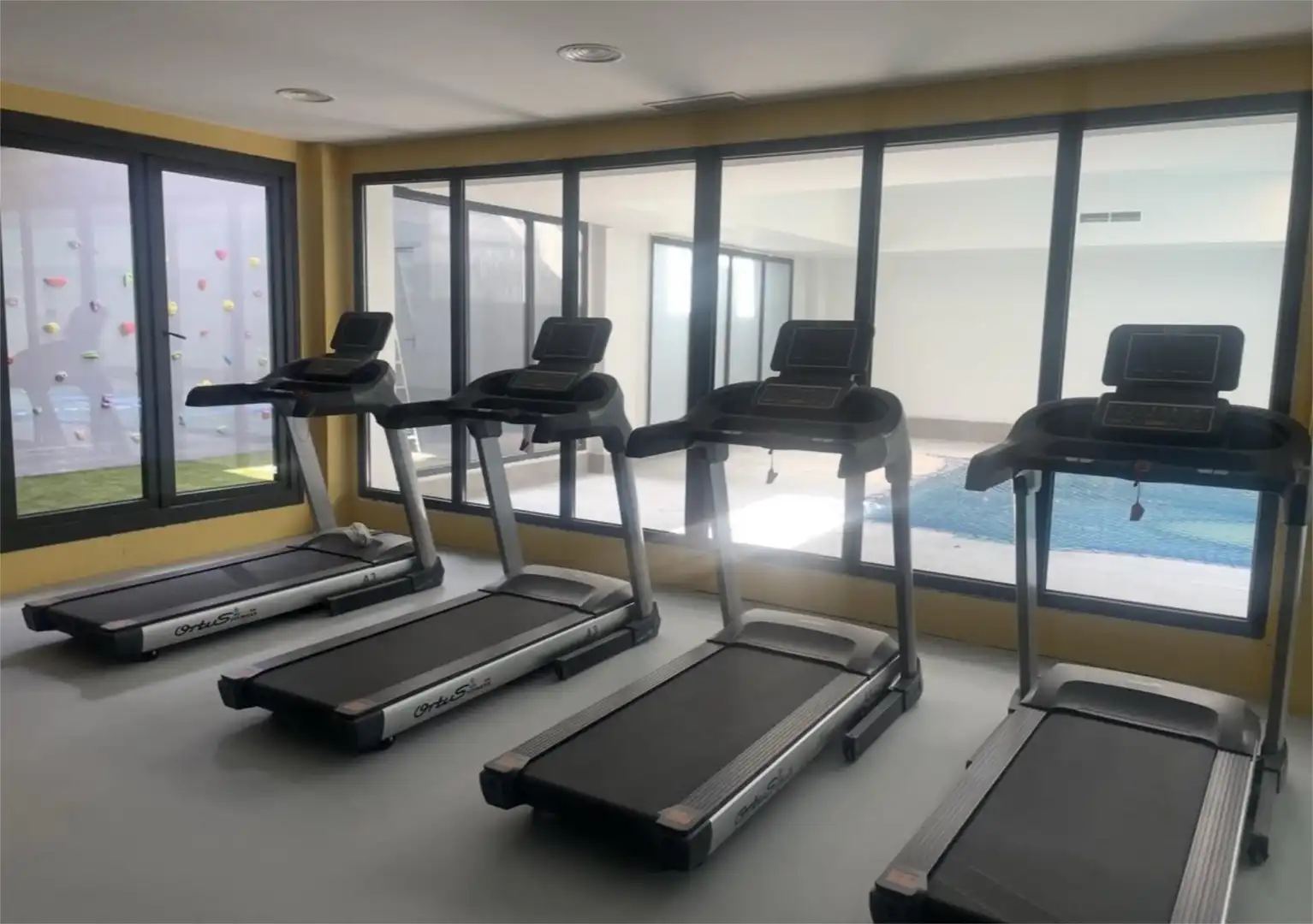 Piso en venta en Calle de Fuerteventura, 5, Polígono Industrial Norte Piscina de Piso en venta en San Sebastián de los Reyes con Aire acondicionado, Piscina y Balcón