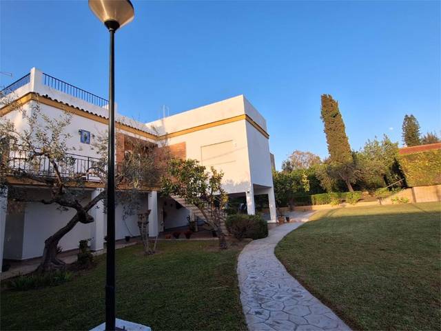 Casa-chalet en Venta en Calle María Auxiliadora, 8 en Valencina de la Concepción