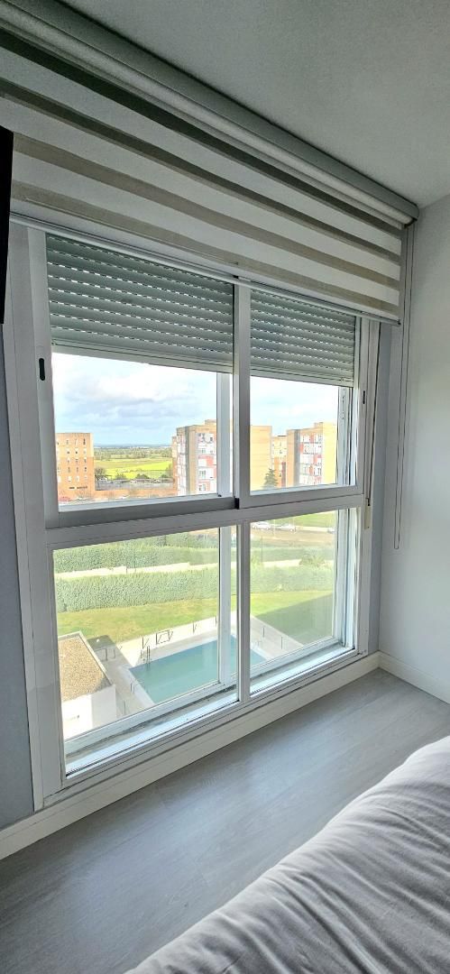 Pis en venda a Calle Batalla de la Albuera, 5, Golf Guadiana Dormitori de Pis en venda en Badajoz Capital amb Piscina, Moblat i Balcó