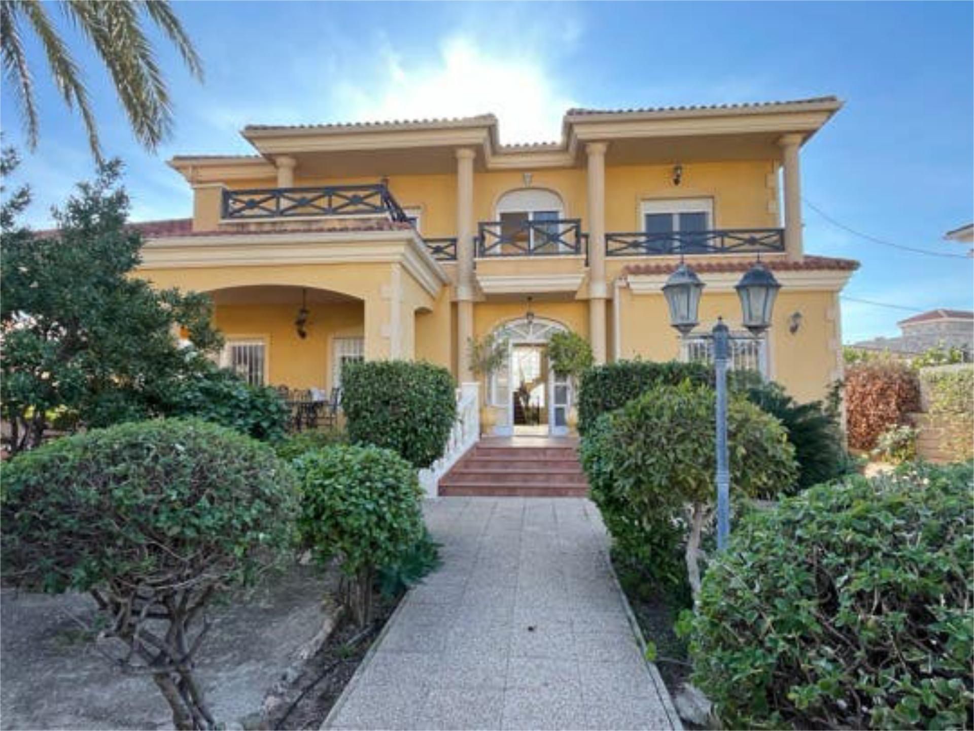 Vista exterior de Casa adosada en venta en Elche / Elx con Terraza