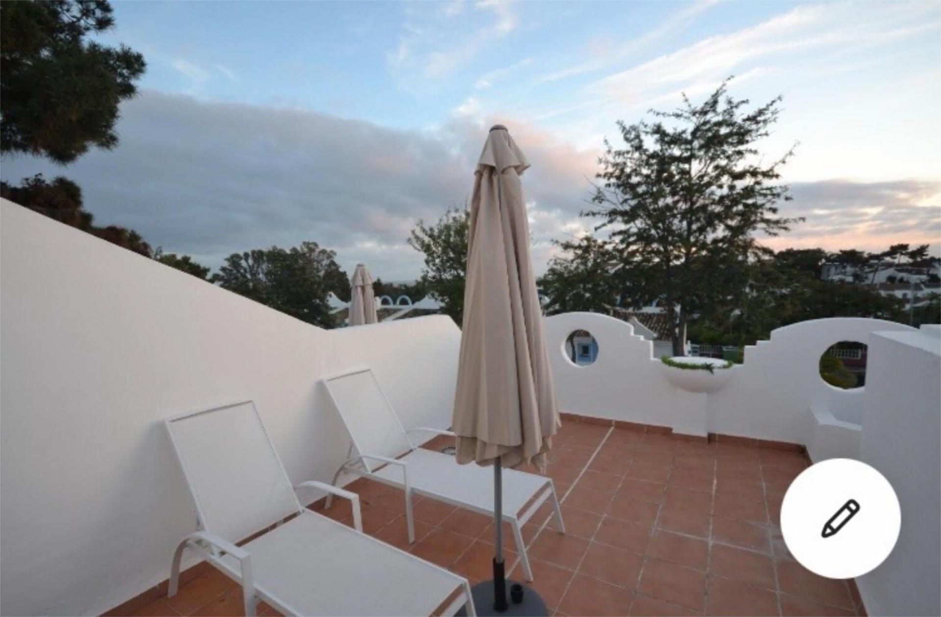 Terrassa de Pis de lloguer en Marbella amb Aire condicionat, Calefacció i Jardí privat