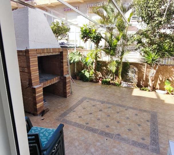 Casa adosada en venda a Carrer Consueta, 24, Playa Tamarit - Playa Lissa, Santa Pola - imatge 1 Foto 1 de Casa adosada en venda a Carrer Consueta, 24, Playa Tamarit - Playa Lissa, Santa Pola