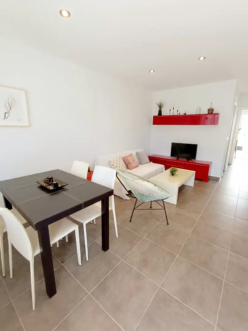 Einfamilien-Reihenhaus zum Verkauf in Calle Tarragona, 38, Santiago de la Ribera Wohnzimmer von Einfamilien-Reihenhaus zum Verkauf in San Javier mit Privatgarten, Terrasse und Möbliert
