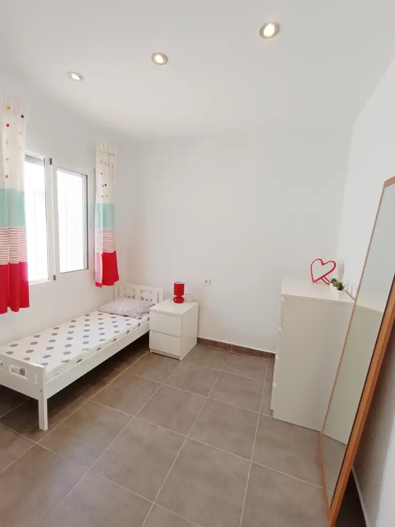 Einfamilien-Reihenhaus zum Verkauf in Calle Tarragona, 38, Santiago de la Ribera Schlafzimmer von Einfamilien-Reihenhaus zum Verkauf in San Javier mit Privatgarten, Terrasse und Möbliert