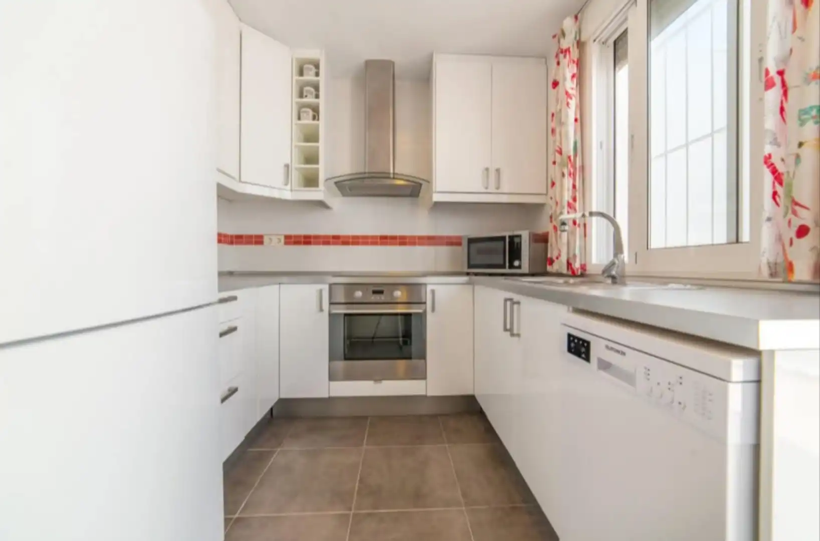 Einfamilien-Reihenhaus zum Verkauf in Calle Tarragona, 38, Santiago de la Ribera Küche von Einfamilien-Reihenhaus zum Verkauf in San Javier mit Privatgarten, Terrasse und Möbliert