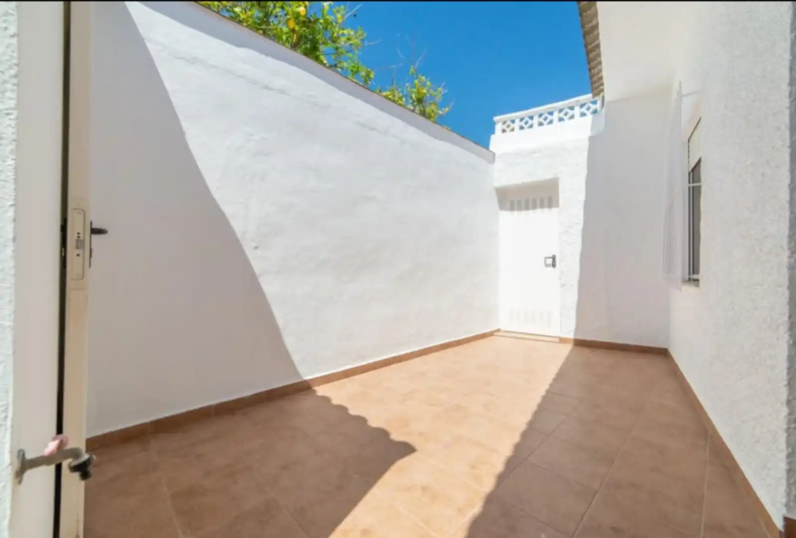 Einfamilien-Reihenhaus zum Verkauf in Calle Tarragona, 38, Santiago de la Ribera Garten von Einfamilien-Reihenhaus zum Verkauf in San Javier mit Privatgarten, Terrasse und Möbliert