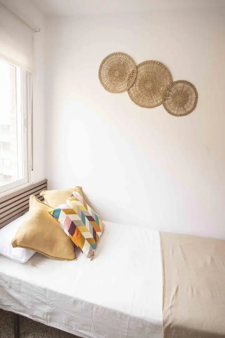 Room in Calle Granada, 65, Centro Histórico Bedroom of Flat for share in Málaga with Furnished