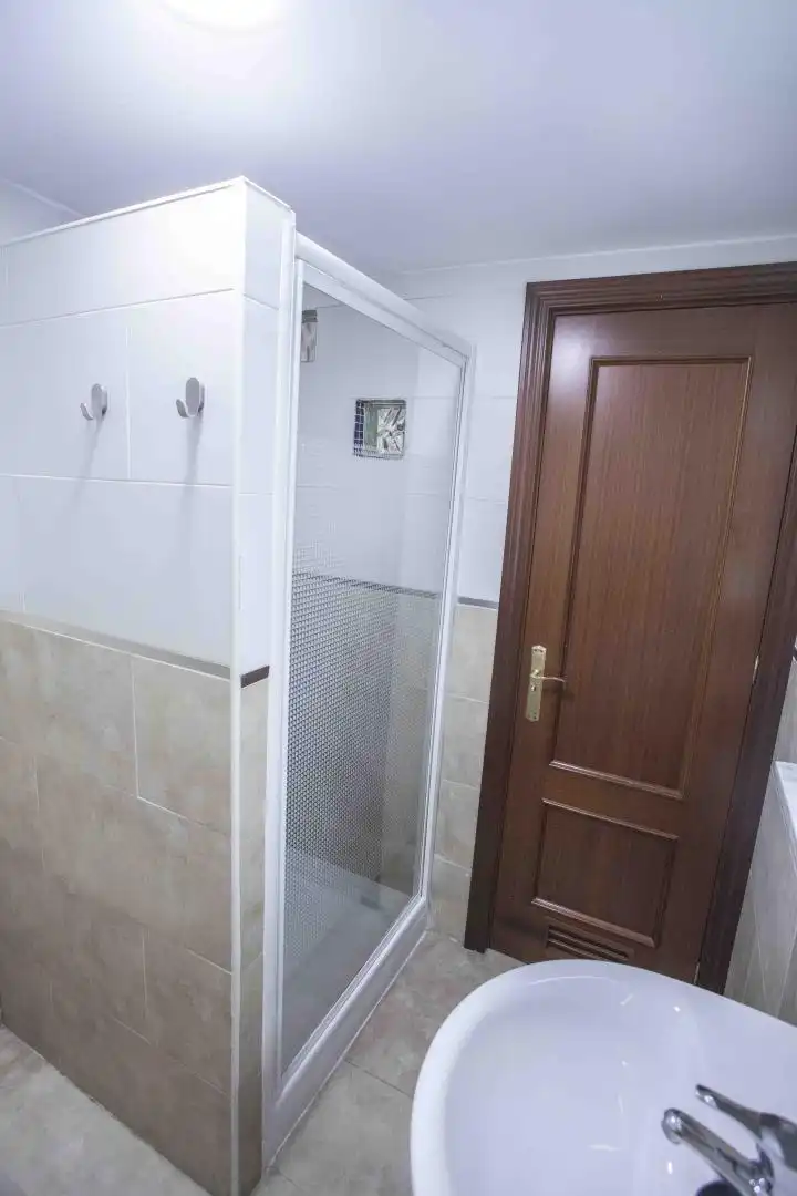 Room in Calle Granada, 65, Centro Histórico Bathroom of Flat for share in Málaga with Furnished
