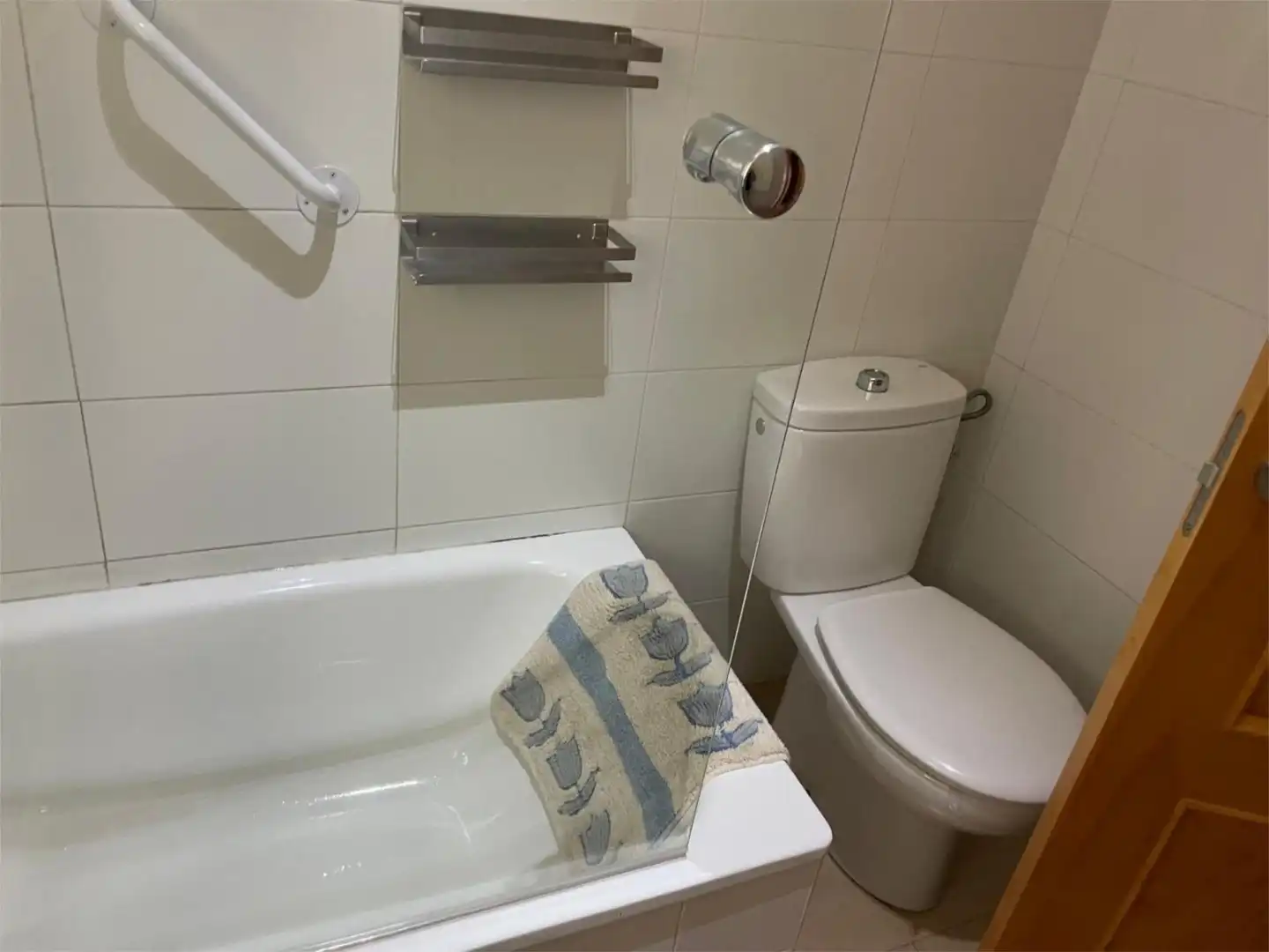 Bany de Pis en venda en Alanís amb Aire condicionat, Calefacció i Terrassa