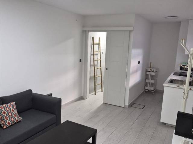 Piso en Alquiler en Calle Bolivia, 230 en Pedregalejo - Morlaco