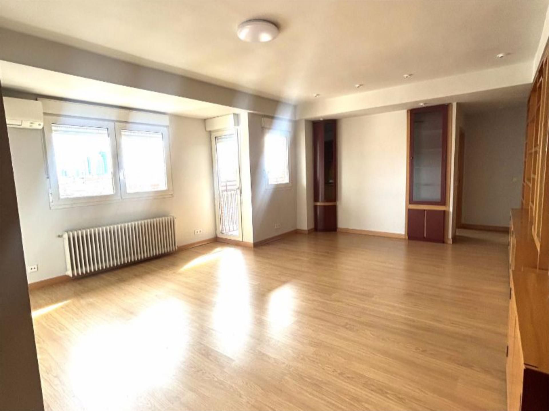 Wohnzimmer von Wohnung zur Miete in  Madrid Capital mit Klimaanlage, Heizung und Parkett