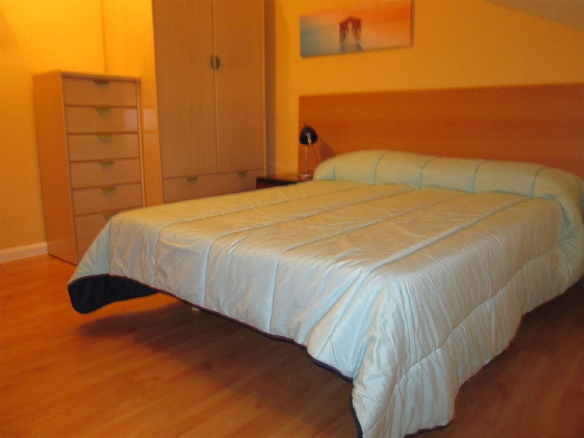 Bedroom of Flat for share in Pinto  with Air Conditioner, Heating and Parquet flooring