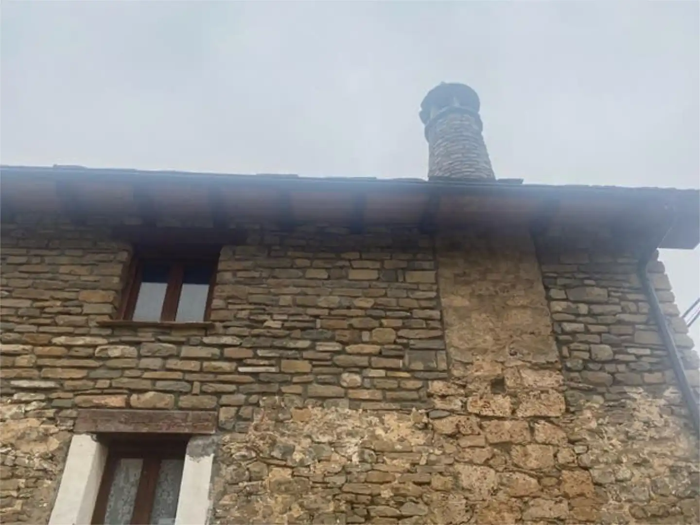 Einfamilien-Reihenhaus zum Verkauf in Universidad Außenansicht von Einfamilien-Reihenhaus zum Verkauf in Jaca mit Privatgarten und Terrasse