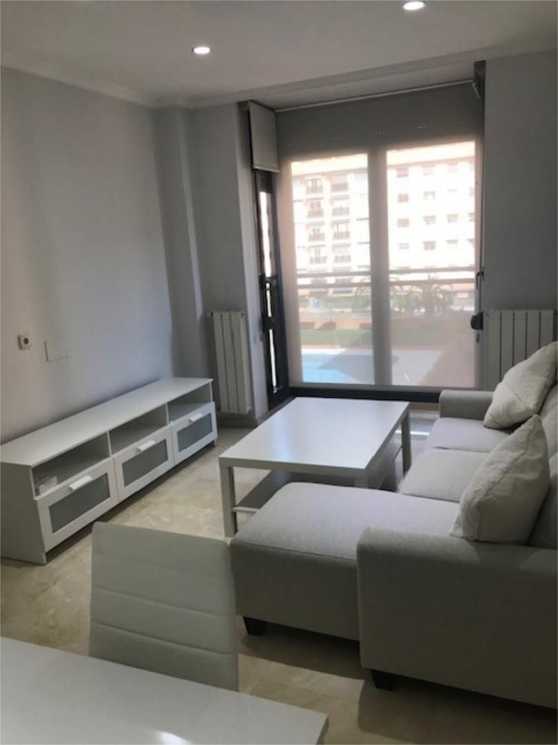 Pis de lloguer a Calle de Pirra, Rejas