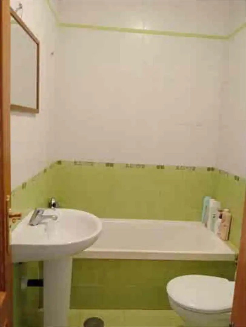 Piso en venta en La Soledad Baño de Piso en venta en Chiclana de la Frontera