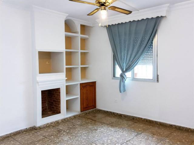 Piso en Venta en Calle Comandante Román, 2 en Girón - Las Delicias