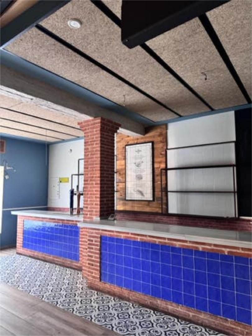 Piscina de Local de lloguer en Fuente el Fresno amb Aire condicionat