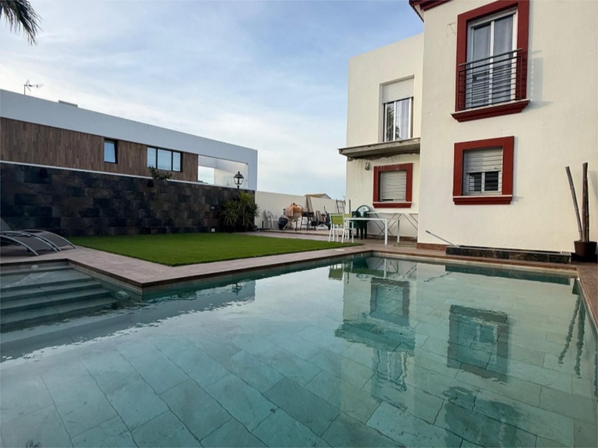 Piscina de Casa adosada en venta en Umbrete con Jardín privado, Terraza y Trastero