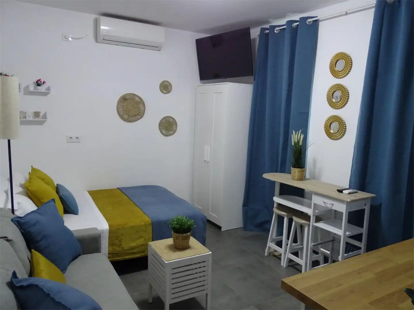 Houses for sale in Calle Gaviota, 9, Pozoalbero Bedroom of Houses for sale in Jerez de la Frontera with Air Conditioner, Heating and Private garden