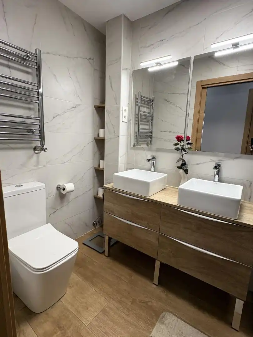 Flat for sale in Los Hoyos Bidea, 4, Kabiezes Bathroom of Flat for sale in Santurtzi with Heating, Parquet flooring and Furnished