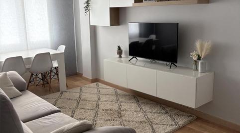 Foto 2 de Piso en venta en Los Hoyos Bidea, 4, Kabiezes, Santurtzi