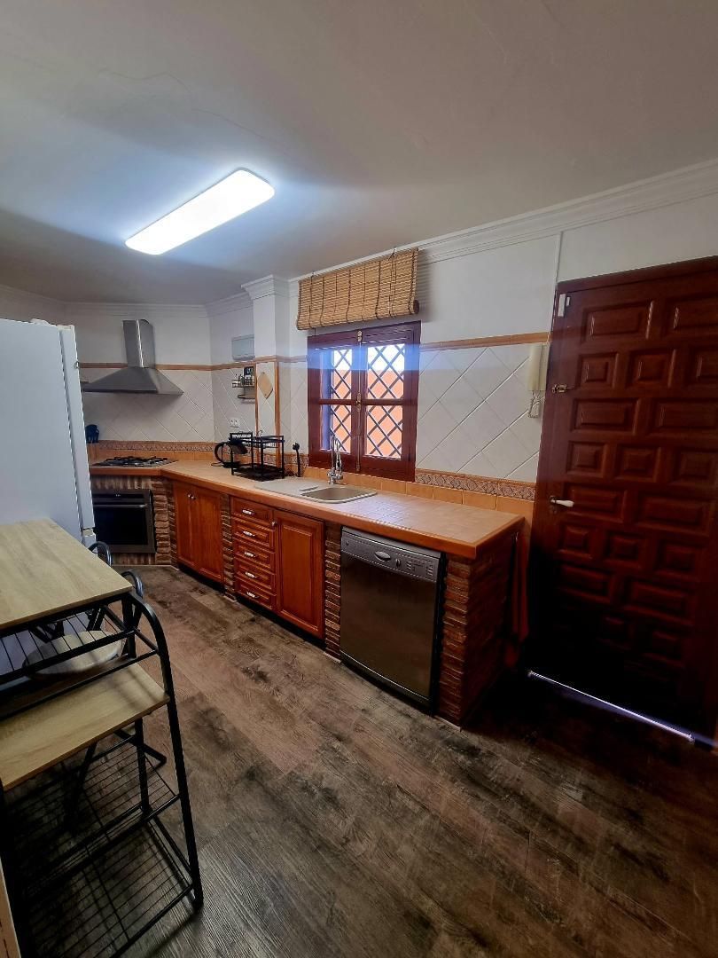 Cuina de Casa o xalet de lloguer en Marbella amb Aire condicionat, Moblat i Forn