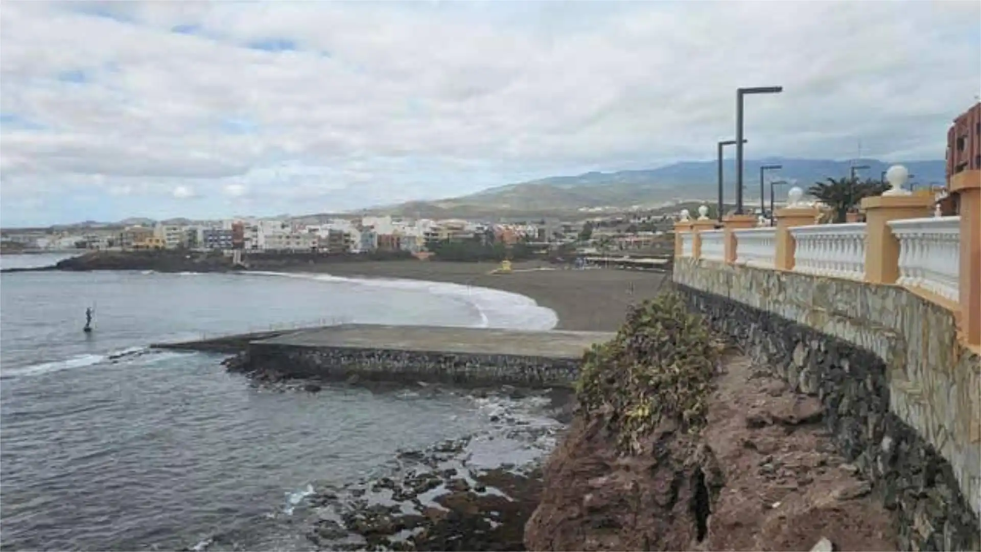 Vista exterior de Piso en venta en Telde