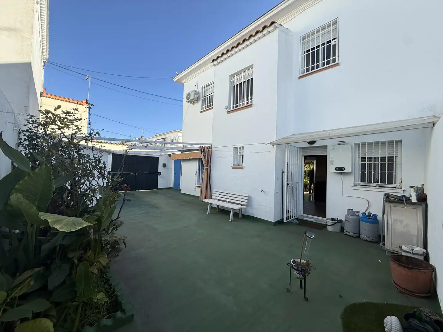 Casa o chalet en venta en Paseo Mirador, 18, Barrio Bajo Vista exterior de Casa o chalet en venta en San Juan de Aznalfarache con Aire acondicionado, Calefacción y Jardín privado