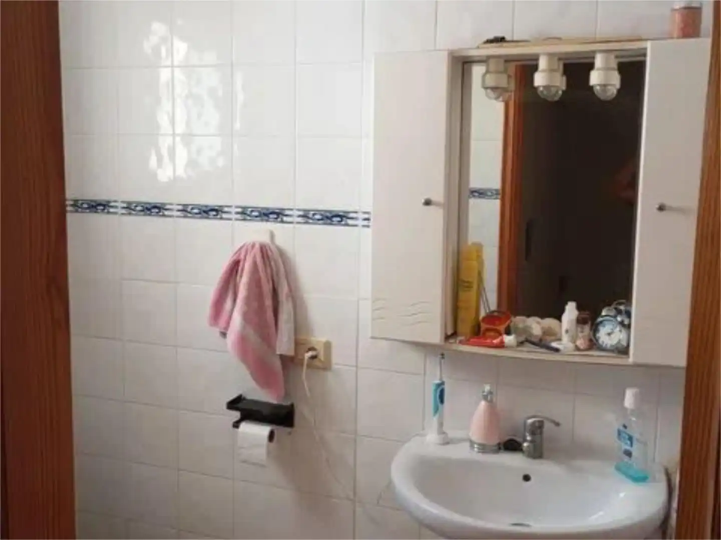 Casa adosada en venta en Calle Córdoba, 48, Belmez Baño de Casa adosada en venta en Belmez con Amueblado y Parking comunitario