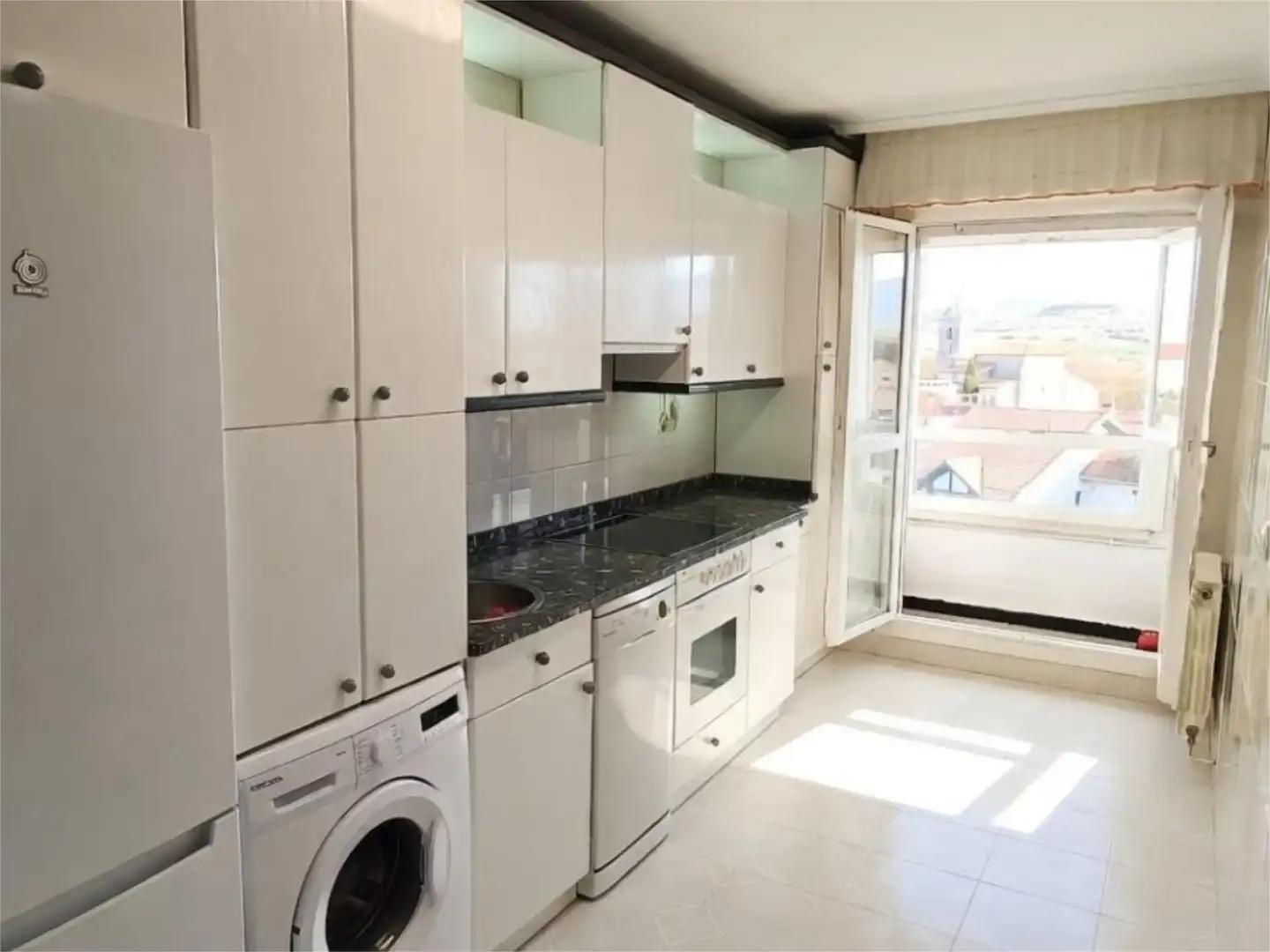 Piso en venta en Santa Catalina Kalea, 16, Iruña Oka / Iruña de Oca Cocina de Piso en venta en Iruña Oka / Iruña de Oca con Calefacción, Parquet y Terraza