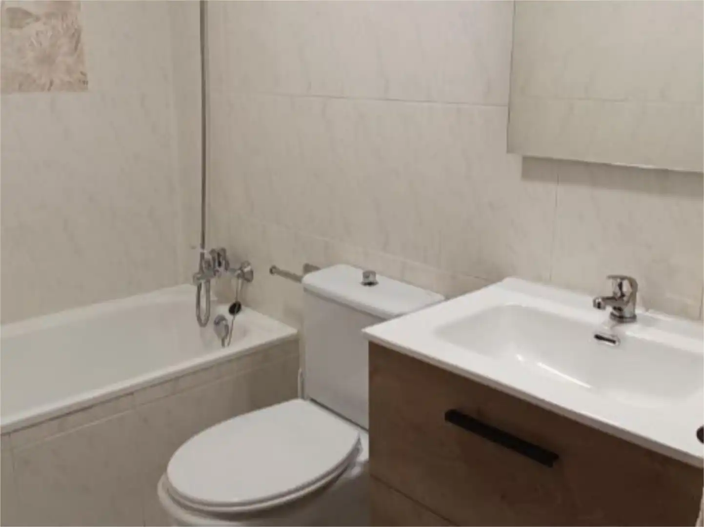 Piso en venta en Santa Catalina Kalea, 16, Iruña Oka / Iruña de Oca Baño de Piso en venta en Iruña Oka / Iruña de Oca con Calefacción, Parquet y Terraza