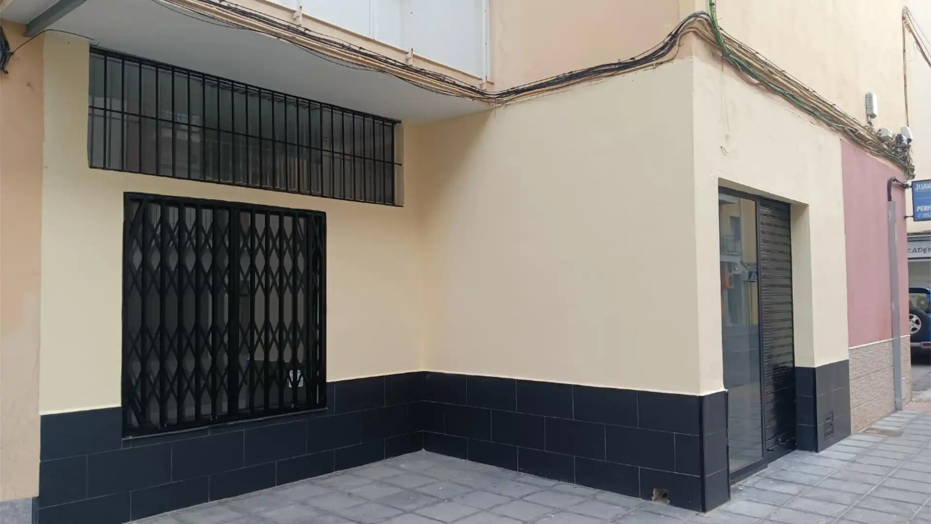 Vista exterior de Local de alquiler en Andújar