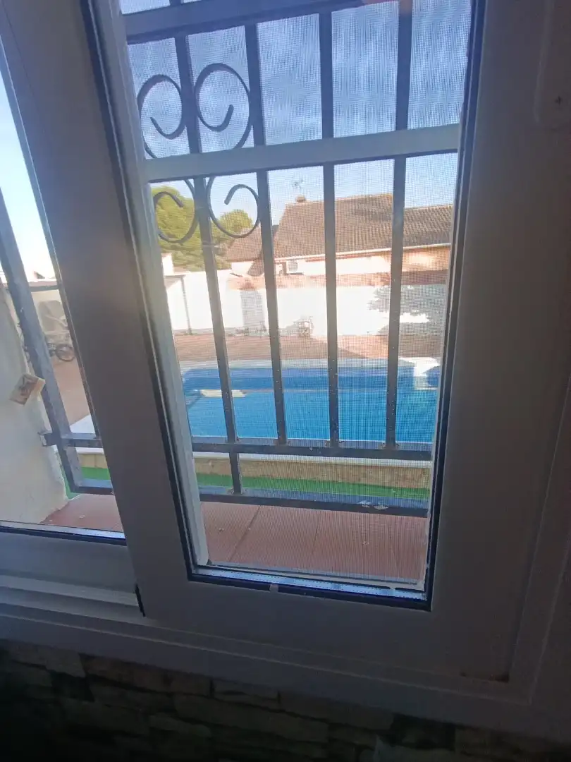 Habitación en Carrer del Vent, 3, La Pobla de Montornès Piscina de Casa o chalet para compartir en La Pobla de Montornès con Piscina, Amueblado y Horno