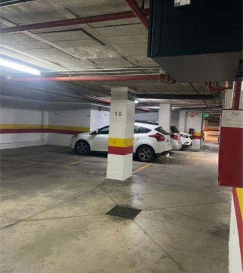 Foto 2 de Garaje de alquiler en San Pablo, Sevilla Capital