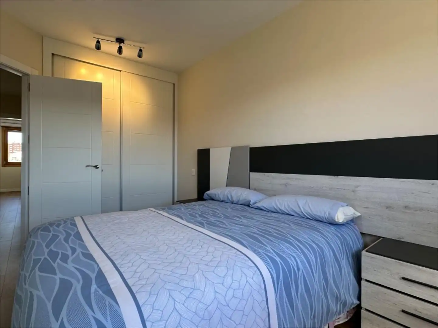 Detached homes for sale in Calle Prado de la Lana, 114, Avenida de Madrid Bedroom of Detached homes for sale in Palencia with Heating, Parquet flooring and Terrace