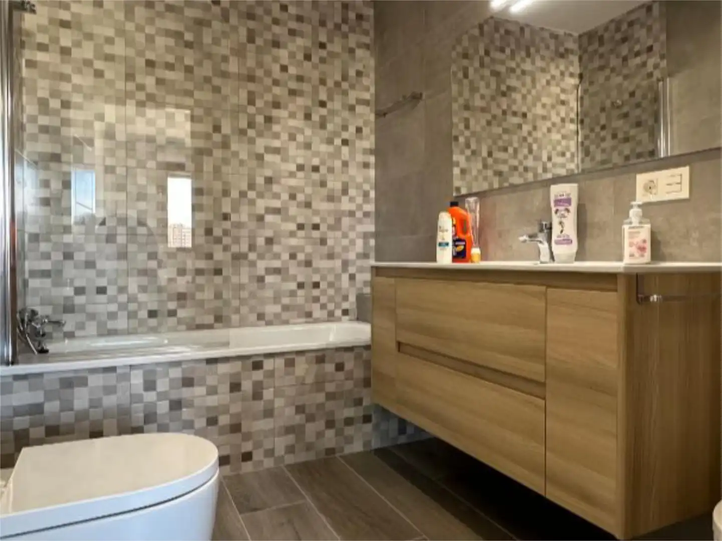 Detached homes for sale in Calle Prado de la Lana, 114, Avenida de Madrid Bathroom of Detached homes for sale in Palencia with Heating, Parquet flooring and Terrace